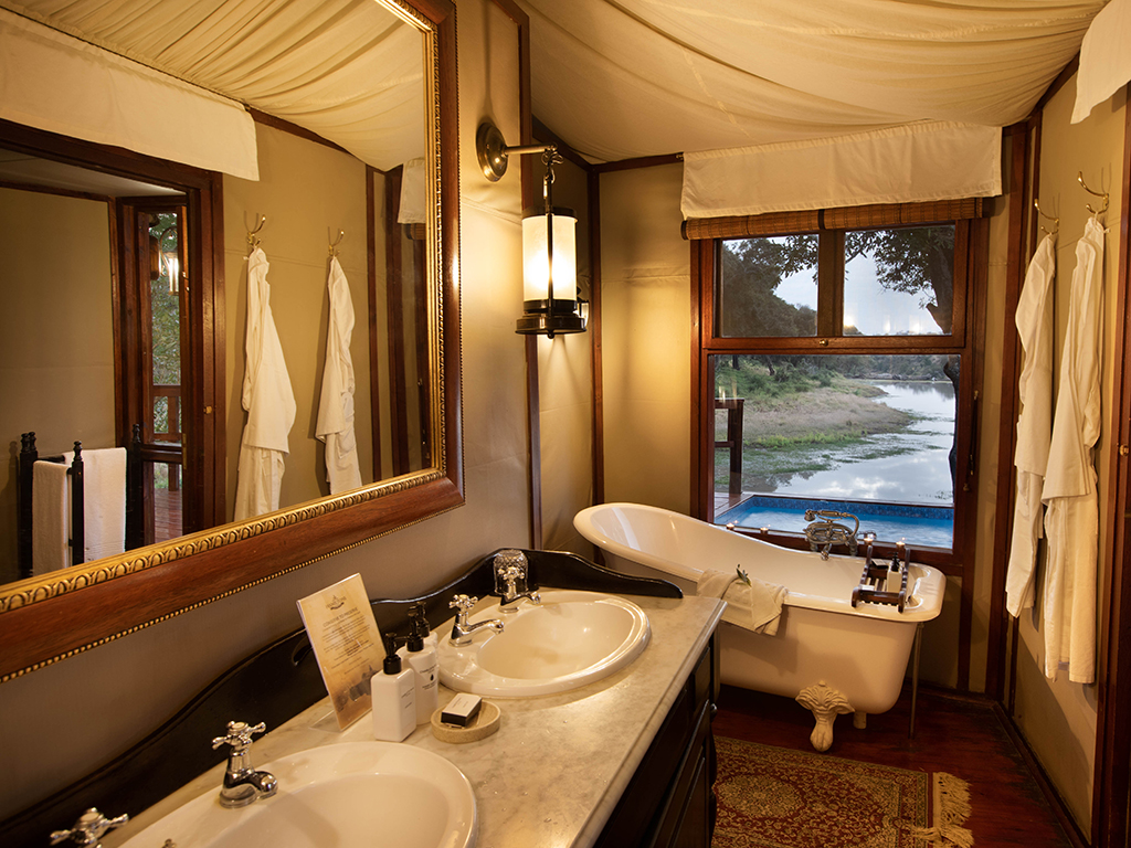 Hamiltons Tented Camp — room bathroom
