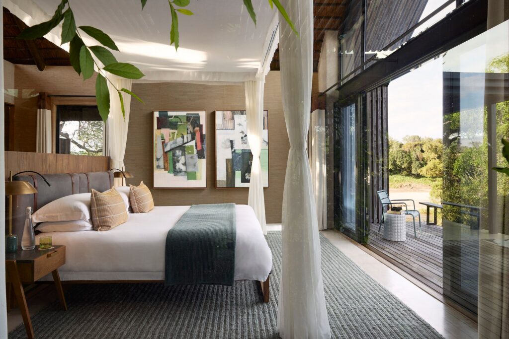 Lion Sands Ivory Lodge — suite bedroom