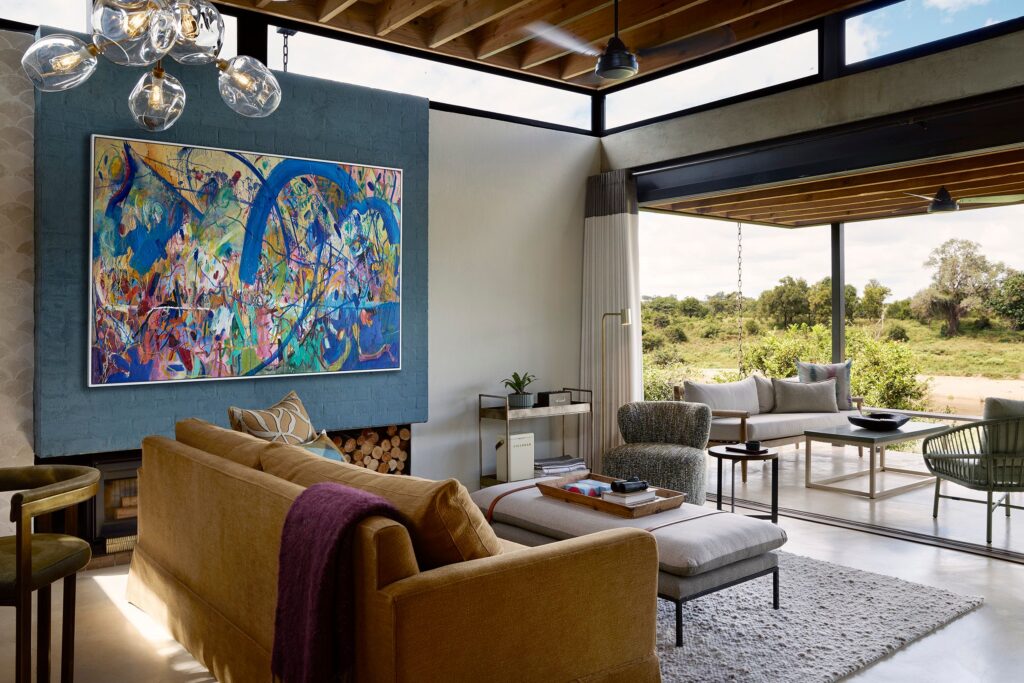 Lion Sands Ivory Lodge — suite lounge