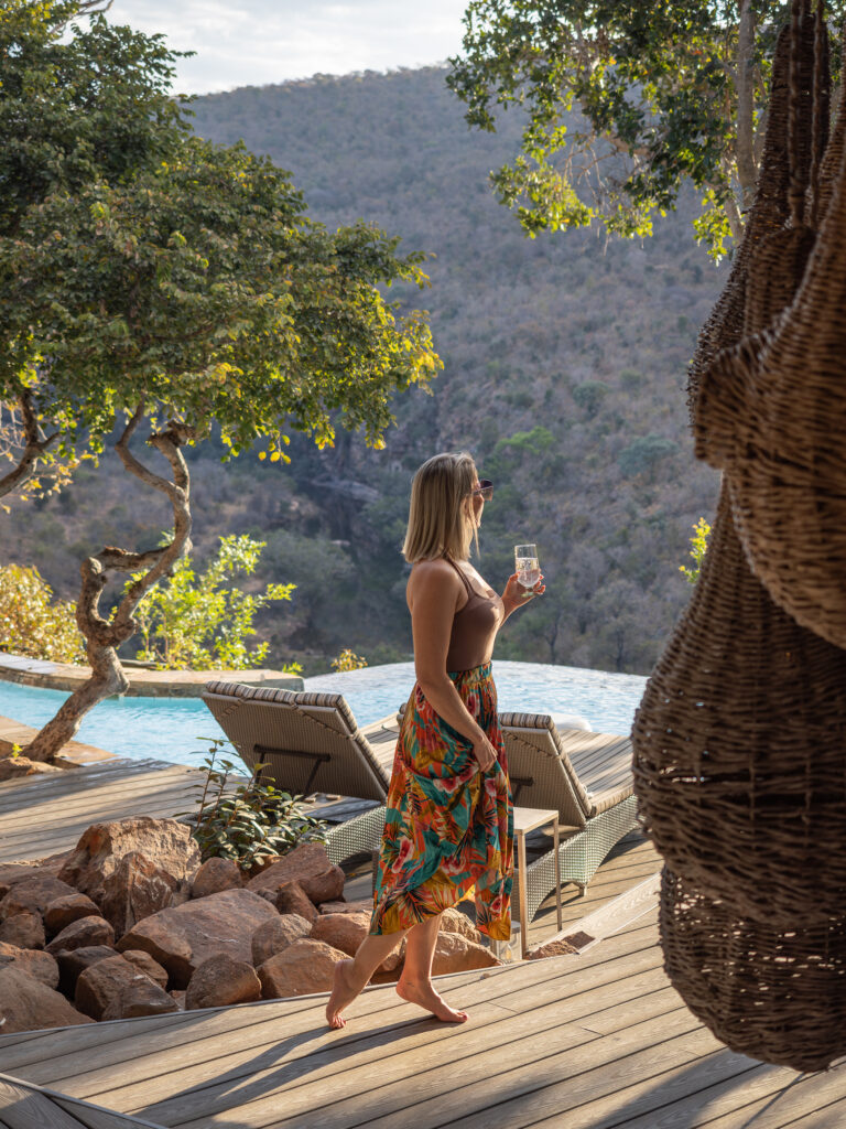 Clifftop Exclusive Safari Hideaway — pool deck