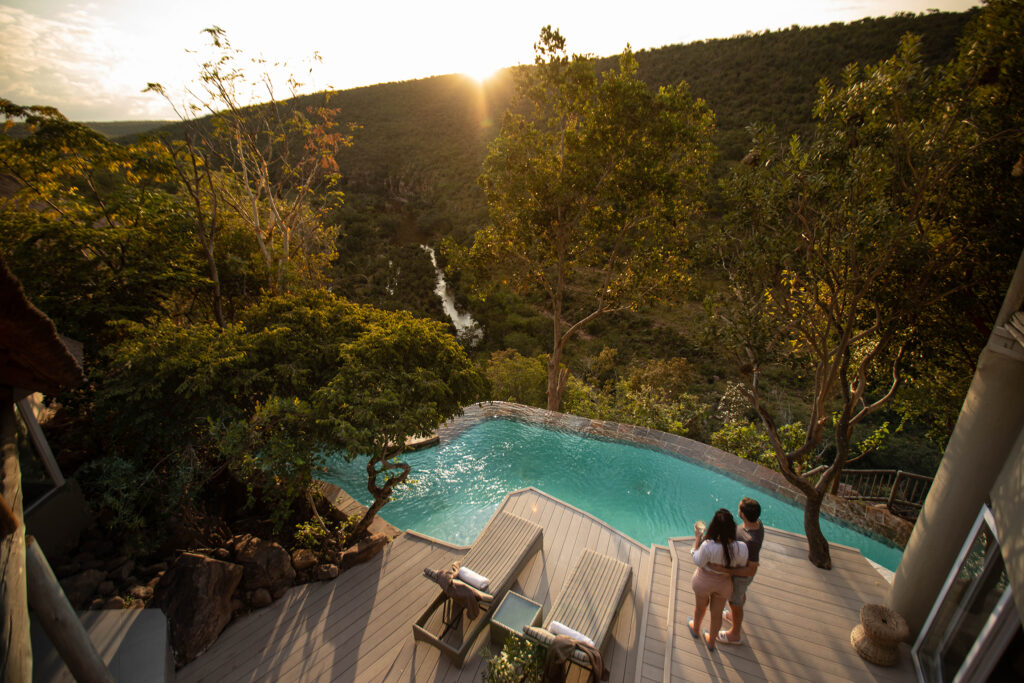 Clifftop Exclusive Safari Hideaway — sunset