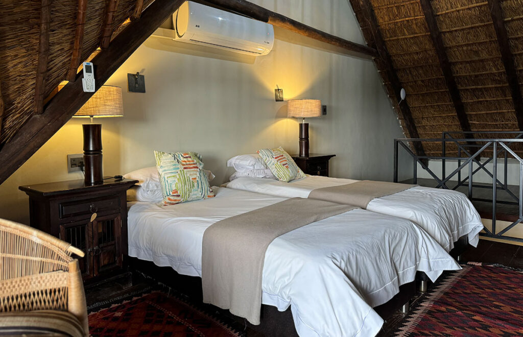 Mongena Main Lodge — family room