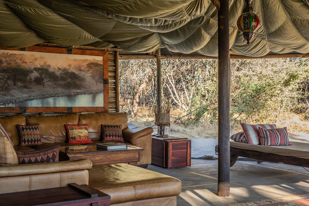 Meno a Kwena – Lounge area Click to enlarge