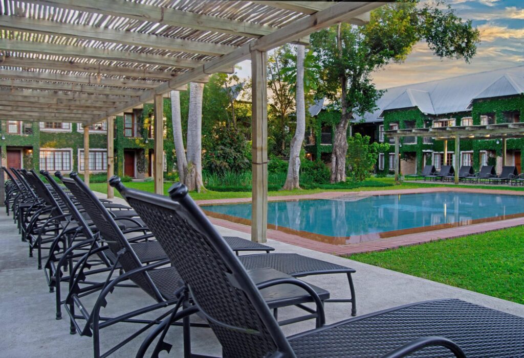 Hippo Hollow Country Estate — courtyard pool