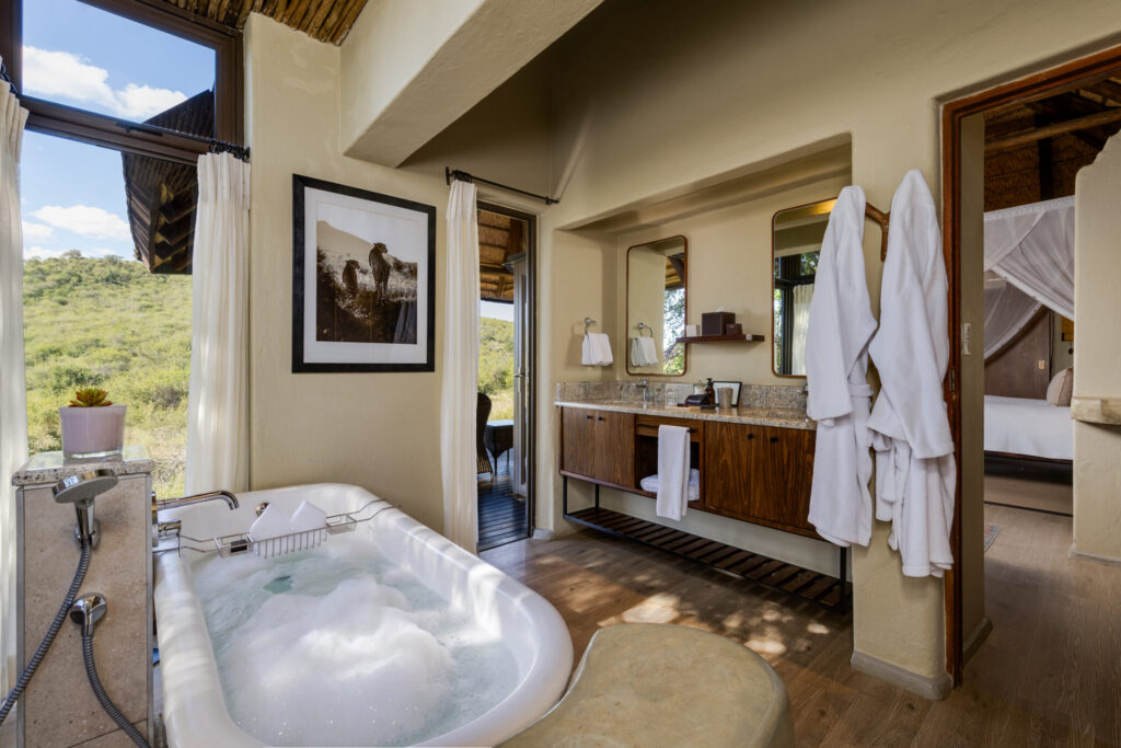 Impodimo Game Lodge — luxury suite