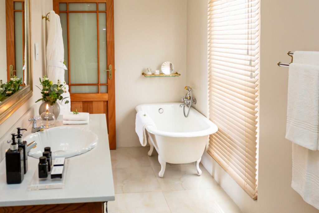La Plume Boutique Guest House — luxury suite bathroom