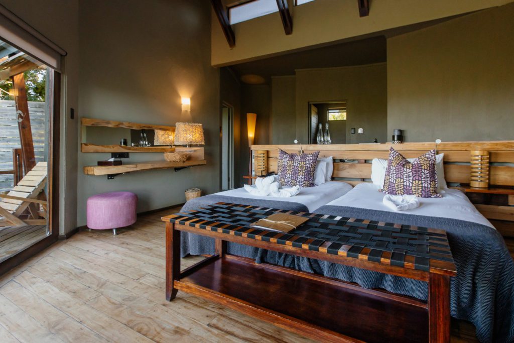 Rhino Ridge Safari Lodge — room
