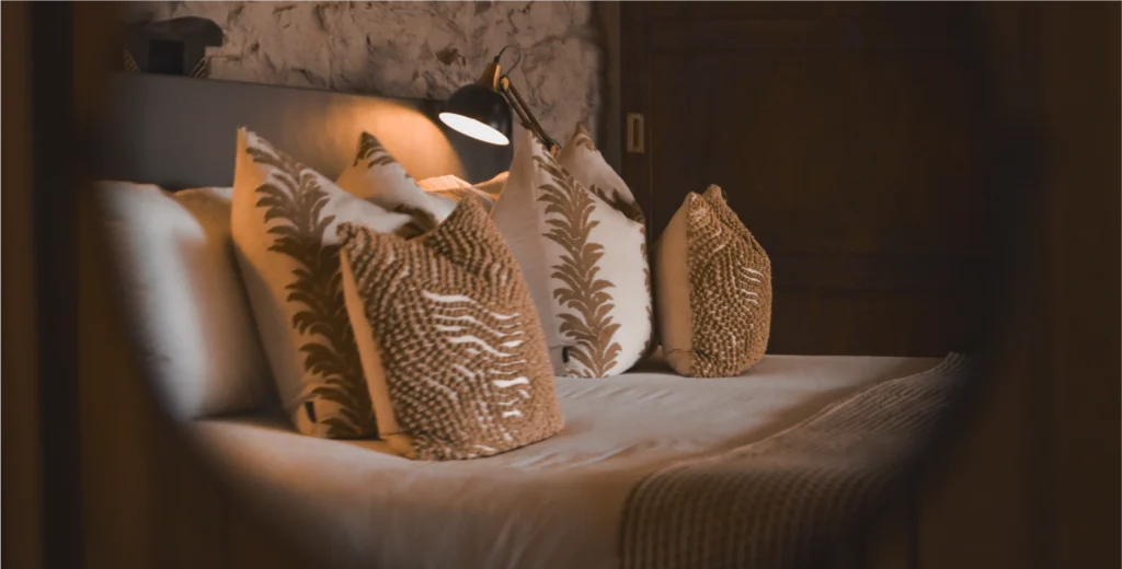 Leopard Mountain Safari Lodge — room interior