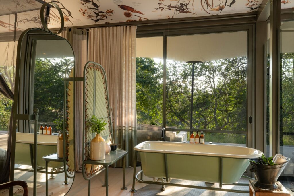Saseka Tented Camp — suite bathroom