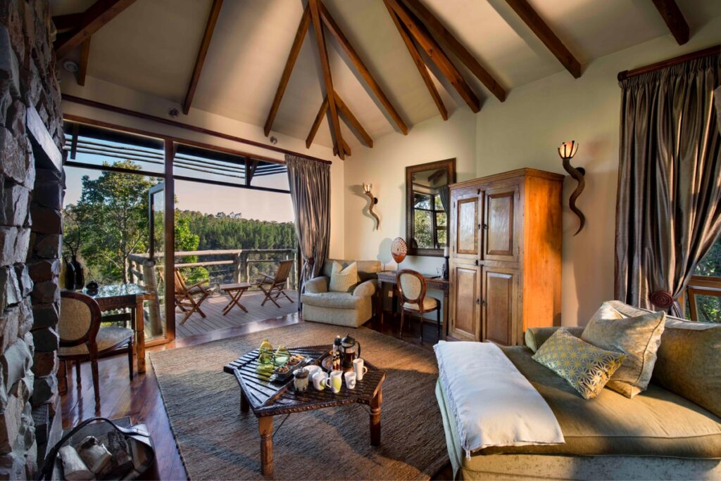 Tsala Treetop Lodge — suite lounge, deck