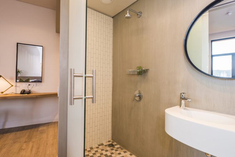 aha The Rex Hotel — twin room bathroom