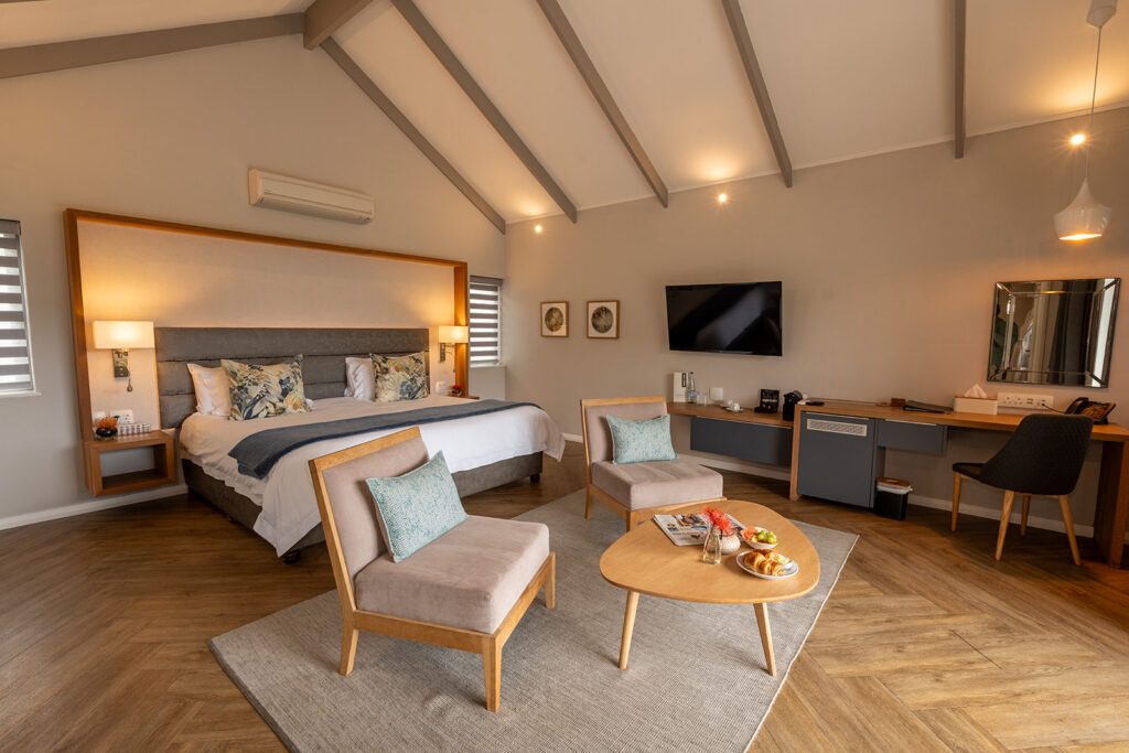 Knysna Hollow Country Estate — hotel room