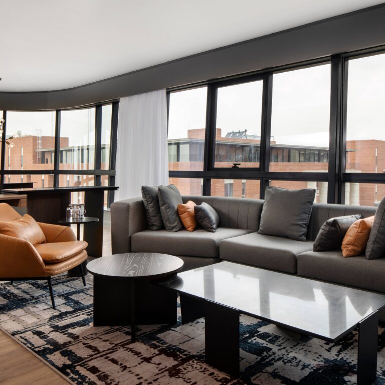 Johannesburg Marriott Hotel Melrose Arch — living area