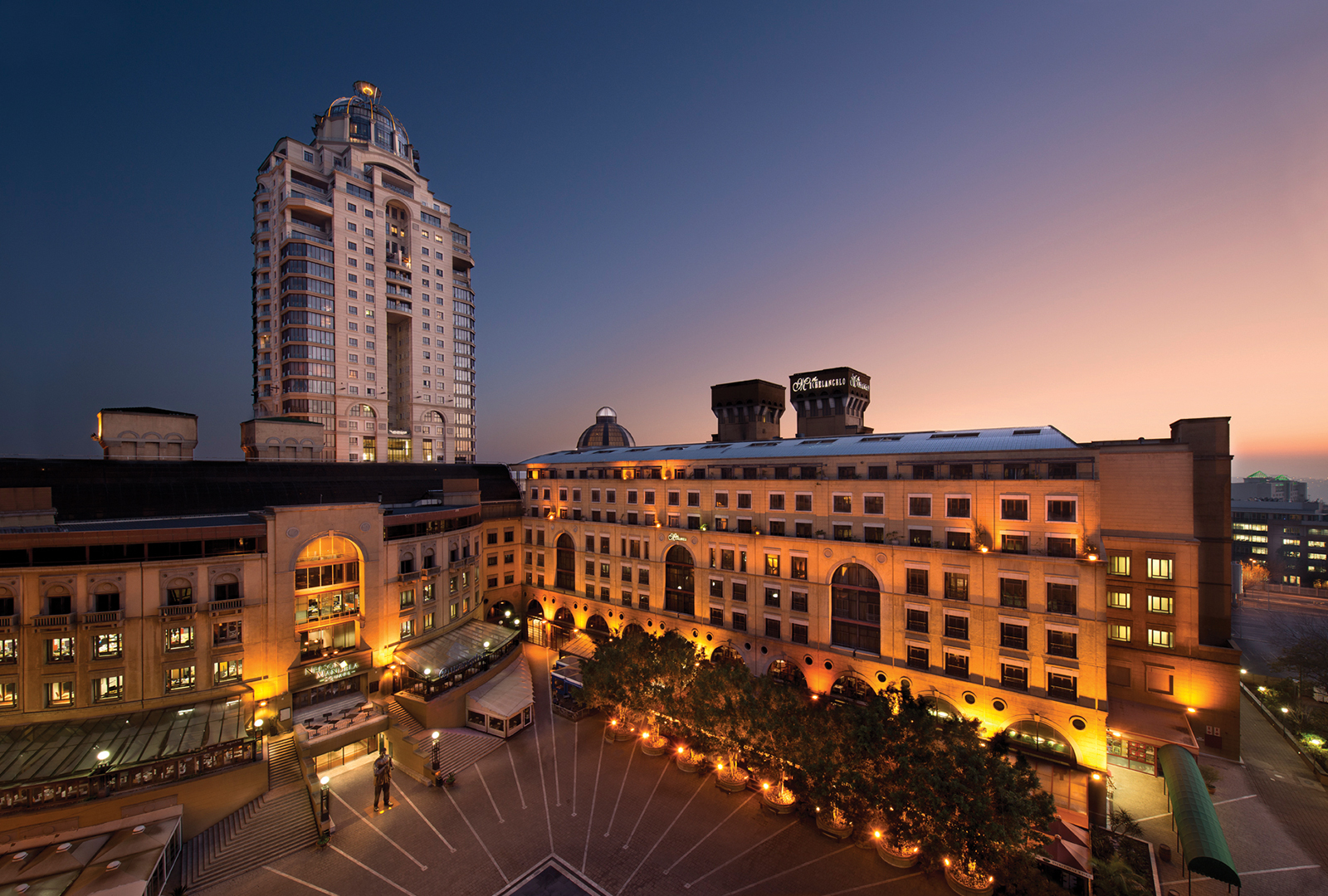 DAVINCI Hotel and Suites