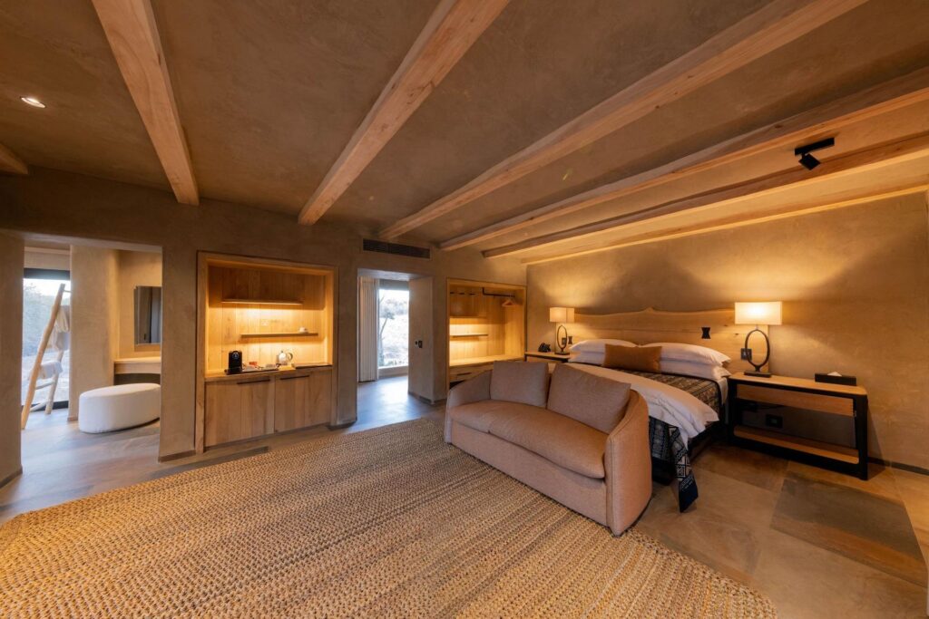 Kapama River Lodge Royal Suite bedroom and sitting area